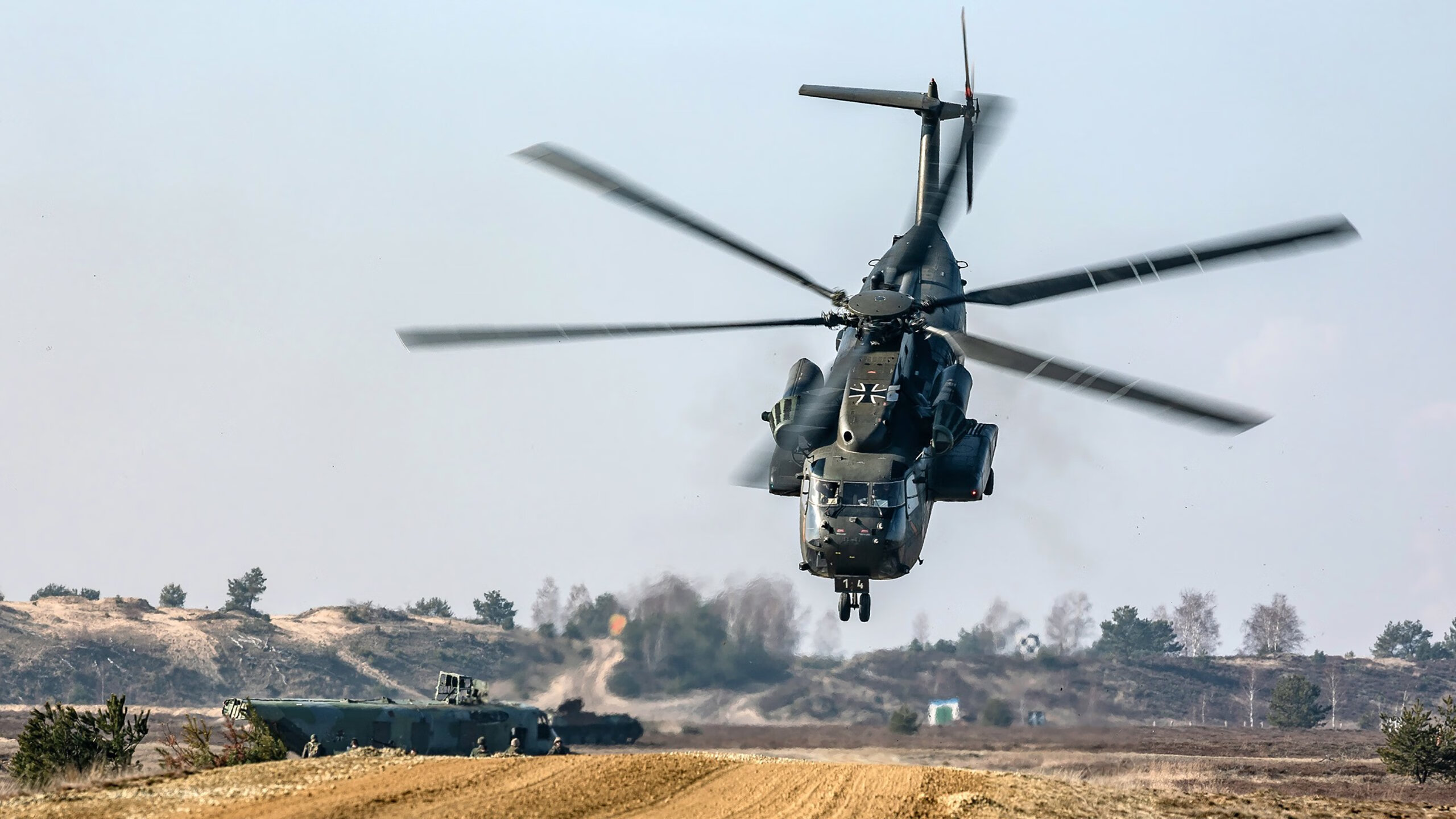 控场核心三角成全队调度中心