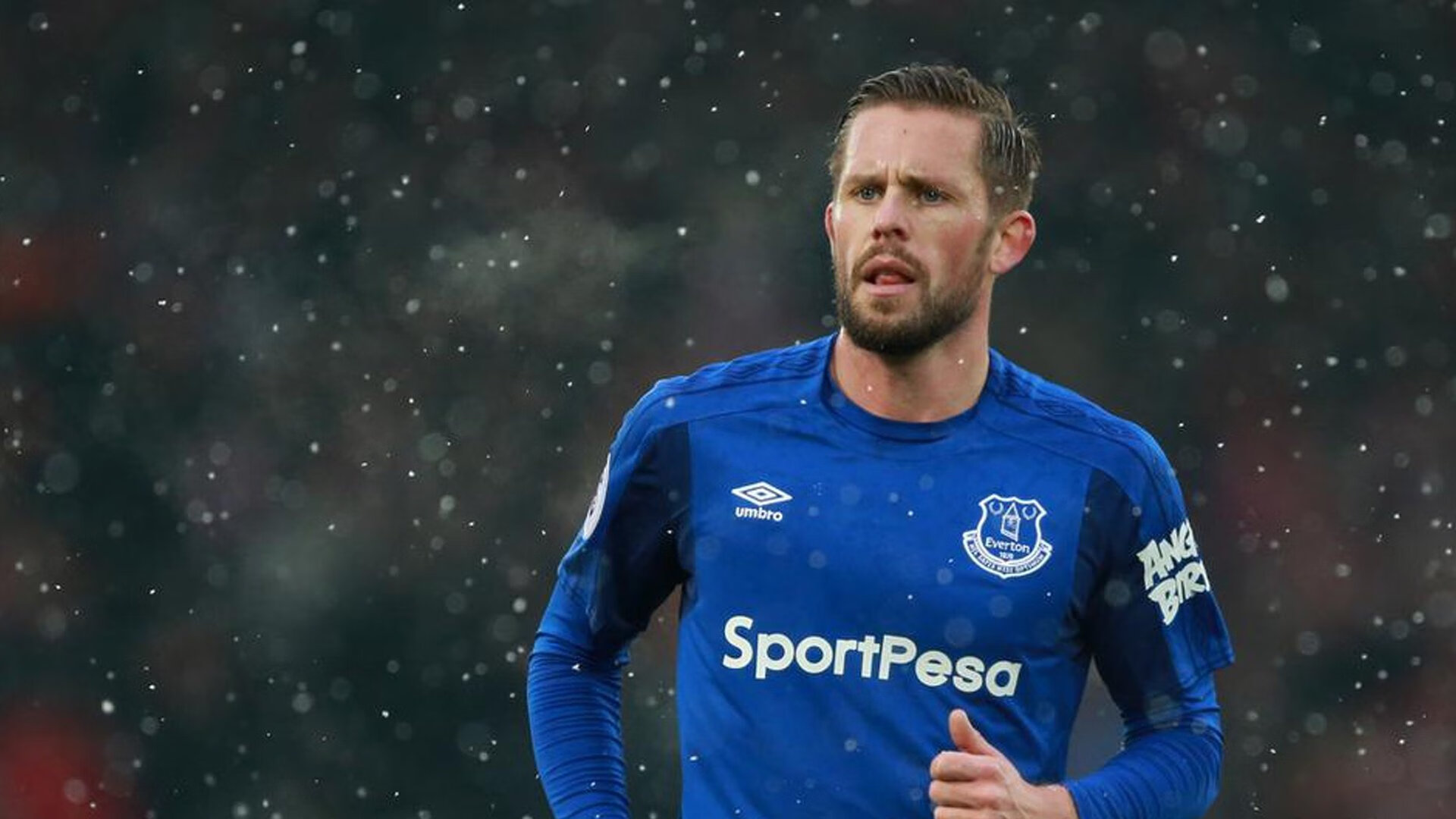 英超争夺白热化：每场都精彩绝伦！，英超热刺别名白百何